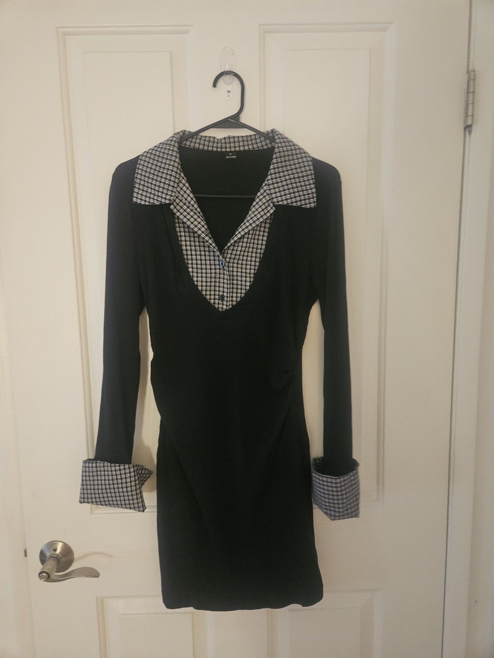 Black Long-Sleeve Knit Dress with Check Collar and Cuffs